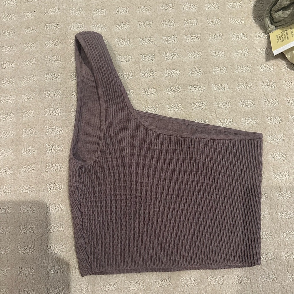 One shoulder babaton top